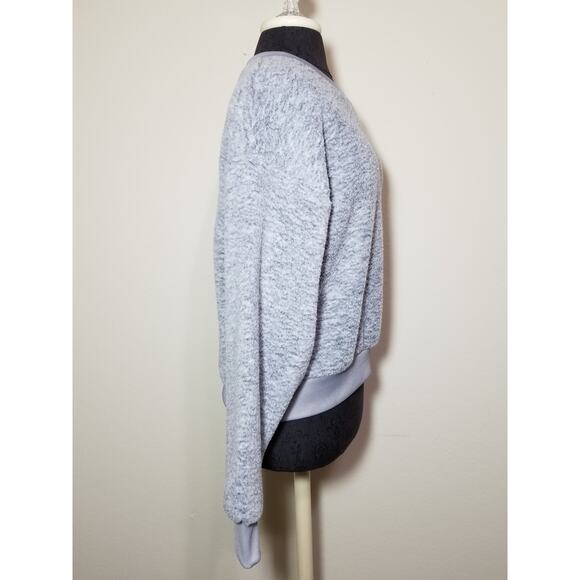 Levi's NWT Women's Sweater Pullover Fleece Crewneck Sweatshirt Size Medium Gray - Picture 5 of 12